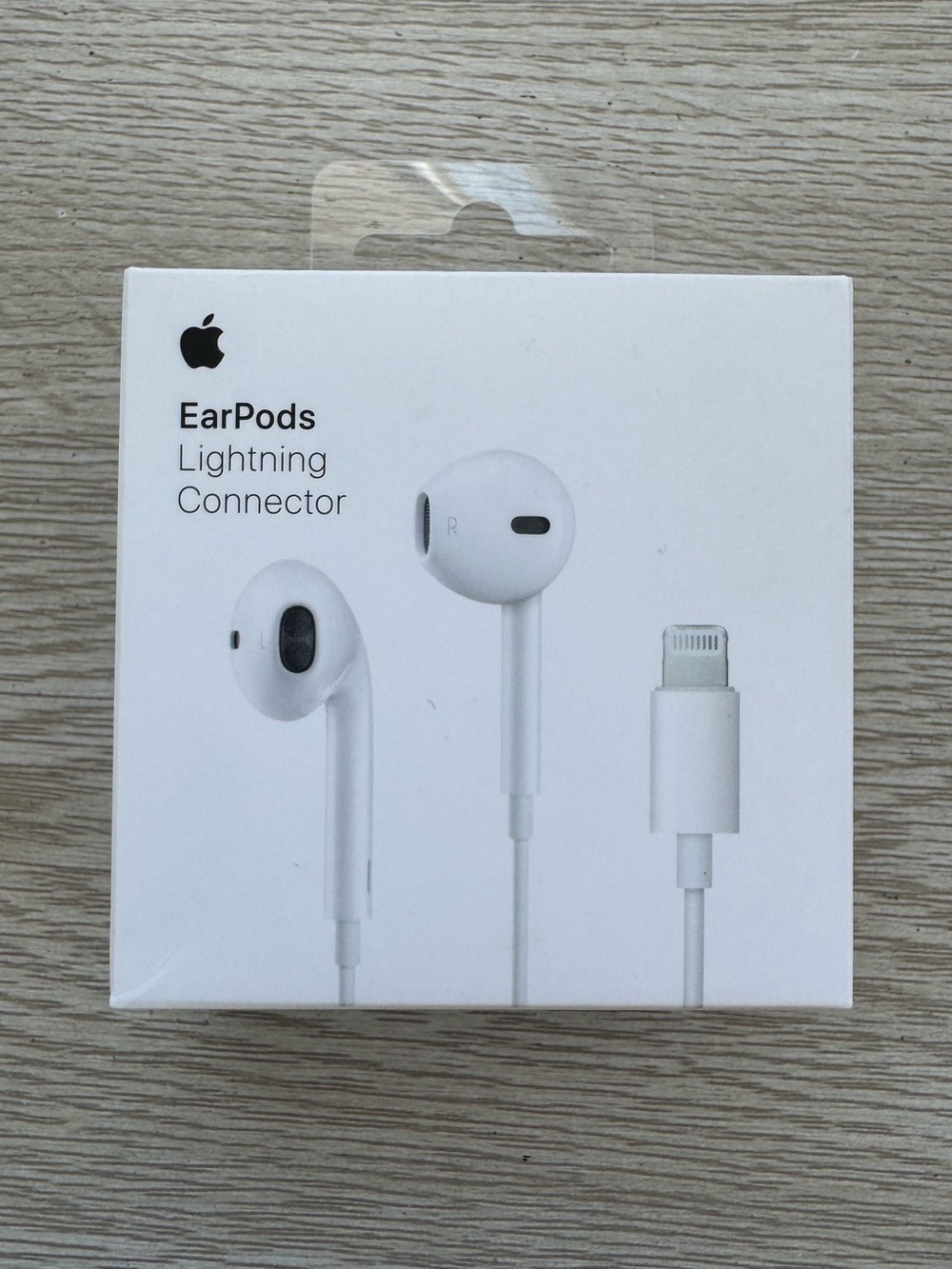 New Apple Earbuds with Lightening Connector